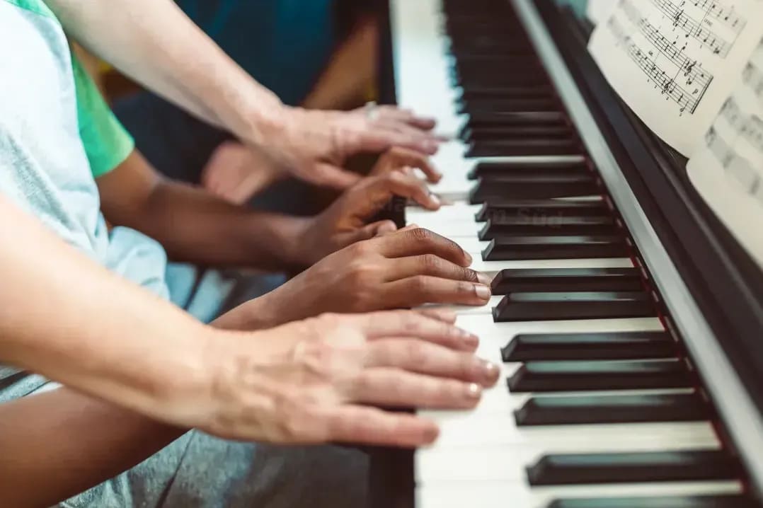 Instrument lernen als Erwachsener: So gelingt der Einstieg entspannt